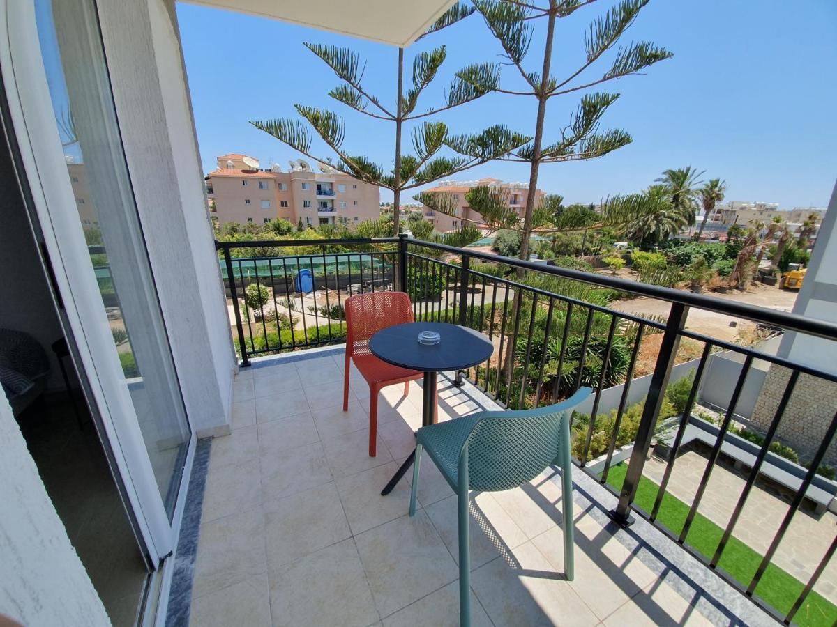 Valentinos Apartments Paphos ภายนอก รูปภาพ