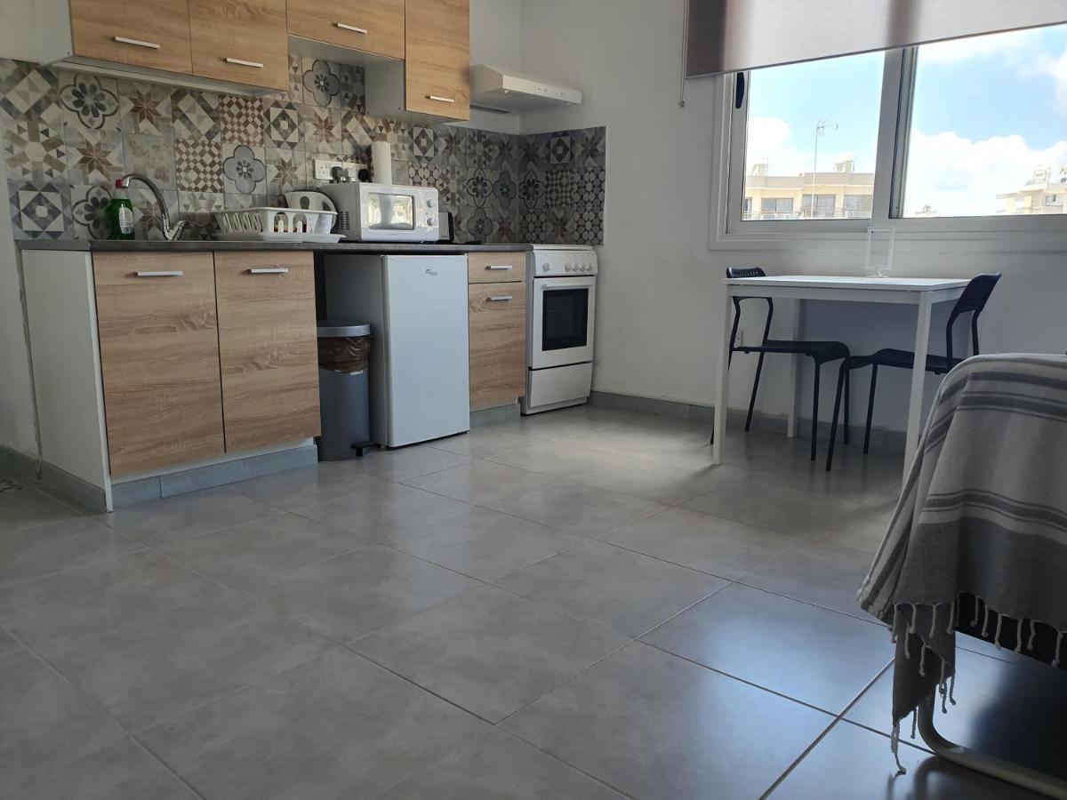 Valentinos Apartments Paphos ภายนอก รูปภาพ