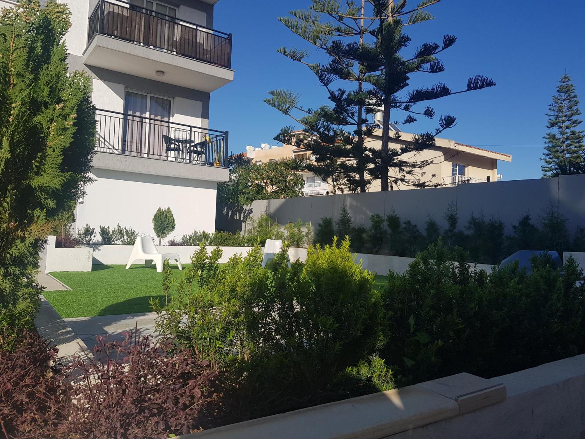 Valentinos Apartments Paphos ภายนอก รูปภาพ