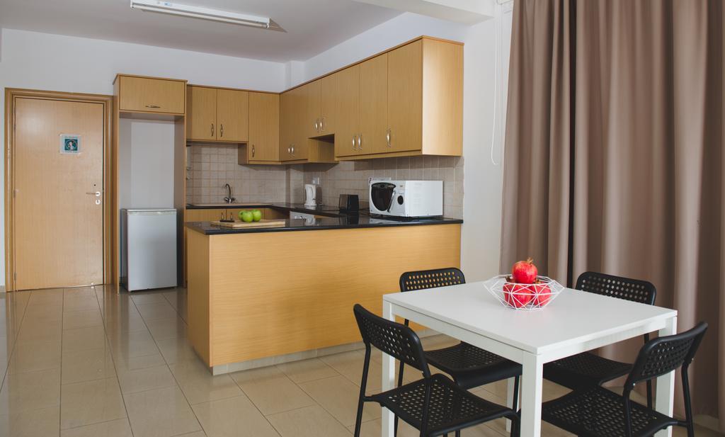 Valentinos Apartments Paphos ภายนอก รูปภาพ