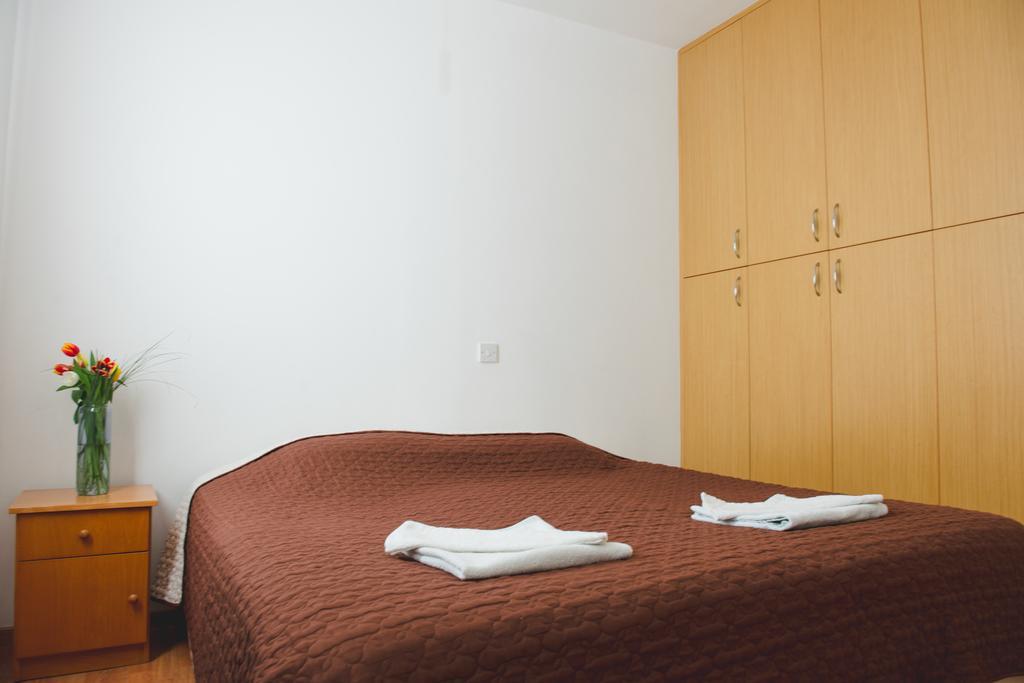 Valentinos Apartments Paphos ภายนอก รูปภาพ