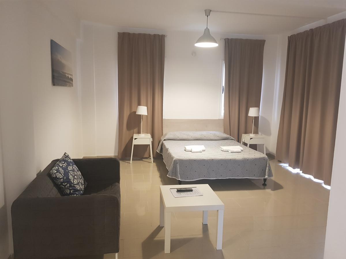 Valentinos Apartments Paphos ภายนอก รูปภาพ