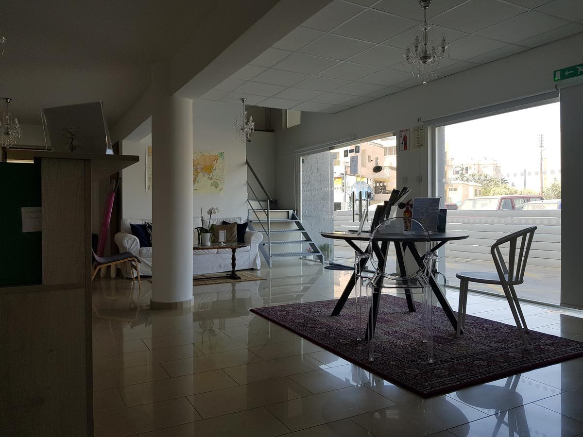 Valentinos Apartments Paphos ภายนอก รูปภาพ