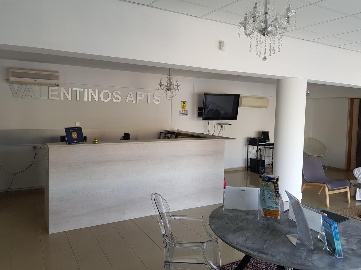 Valentinos Apartments Paphos ภายนอก รูปภาพ