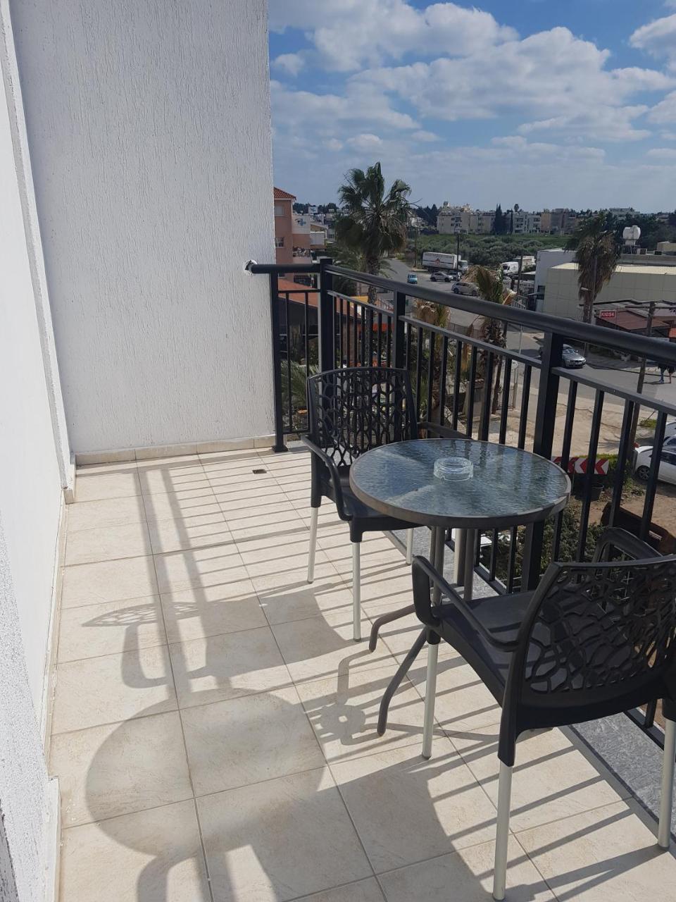 Valentinos Apartments Paphos ภายนอก รูปภาพ
