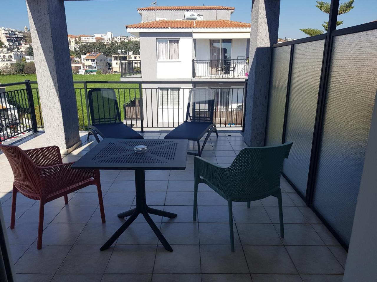 Valentinos Apartments Paphos ภายนอก รูปภาพ