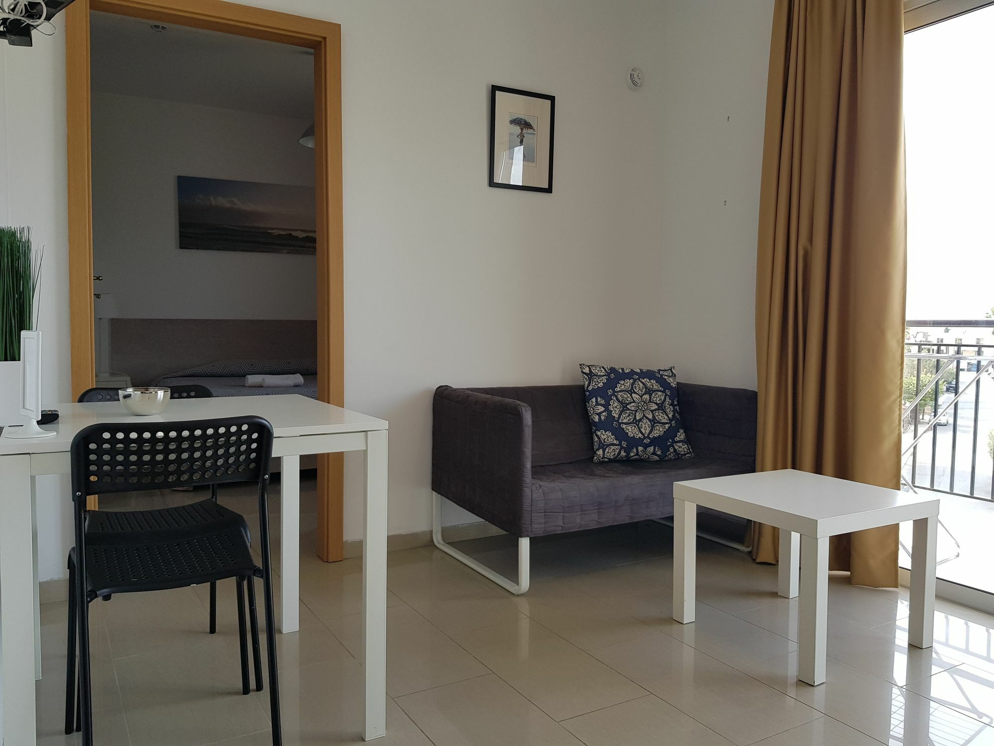 Valentinos Apartments Paphos ภายนอก รูปภาพ