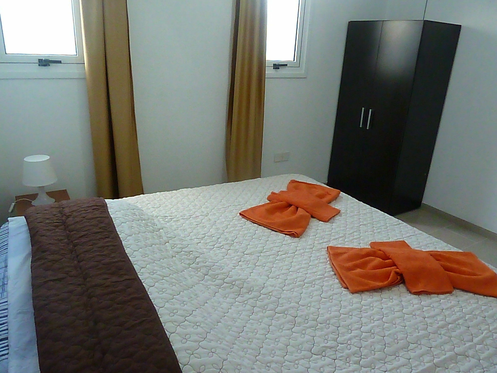 Valentinos Apartments Paphos ภายนอก รูปภาพ